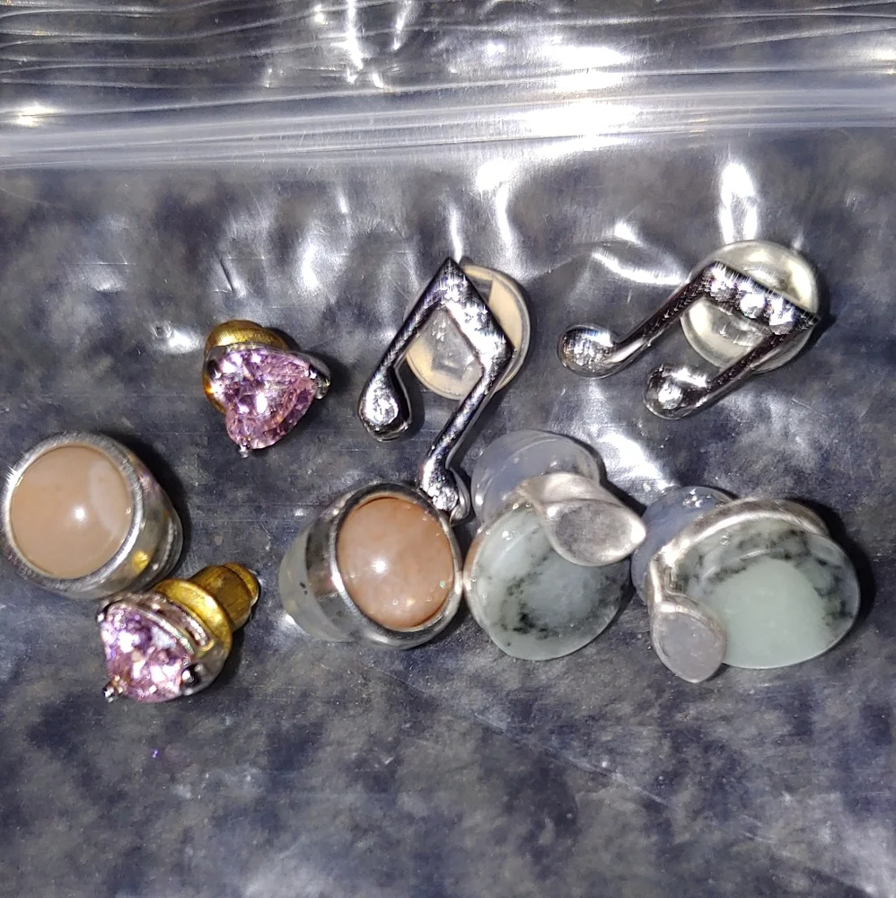 Earrings - Picture 1 of 1